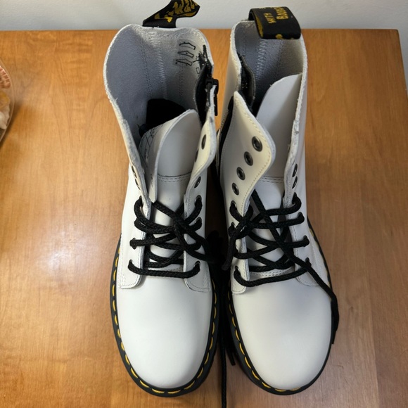 Dr. Martens Jadon Boot Smooth Leather Platforms - Picture 5 of 10